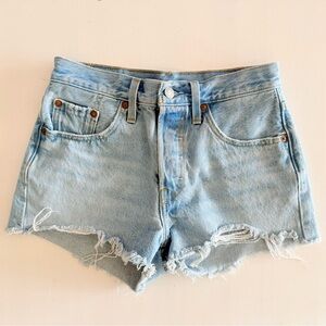 Levi's Women's 501 high rise jean shorts Sz 25